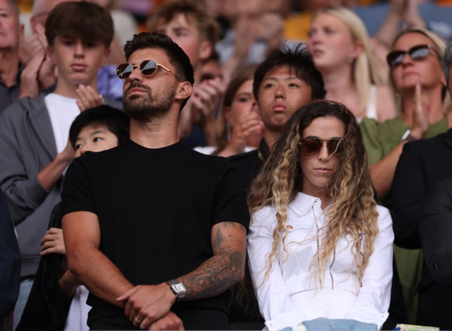 个儿子的若, 或垂首默哀, 若塔跟随狼