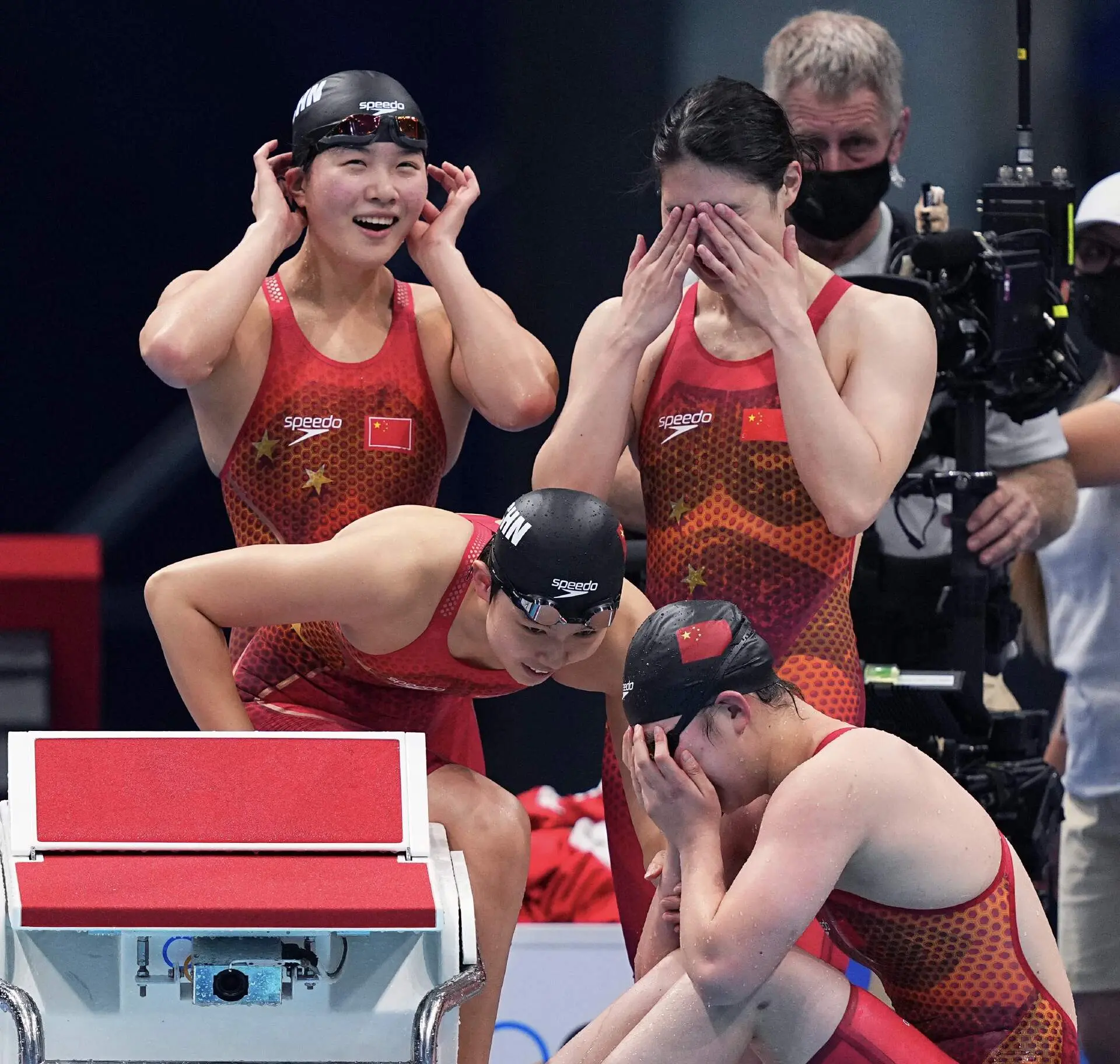 超越后全力, AA, 在中国游泳