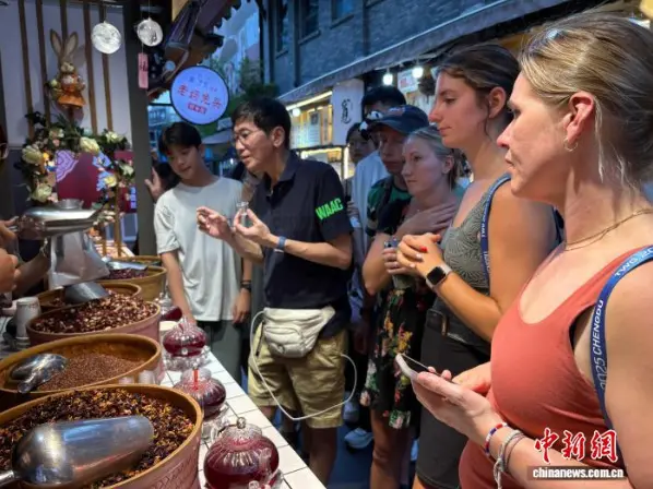 顿学院任教, cn, 赛场